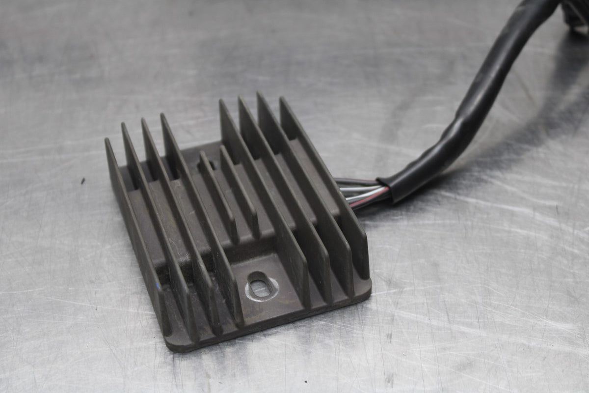 17-24 SUZUKI SV650 RECTIFIER VOLTAGE REGULATOR BB829