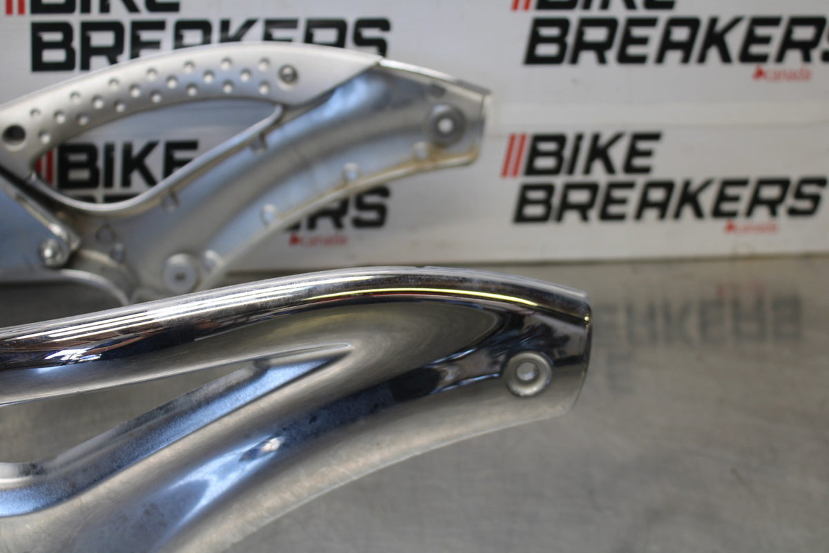 08 KAWASAKI VULCAN 1600 VN1600D NOMAD BACK REST SISSY BAR BB904