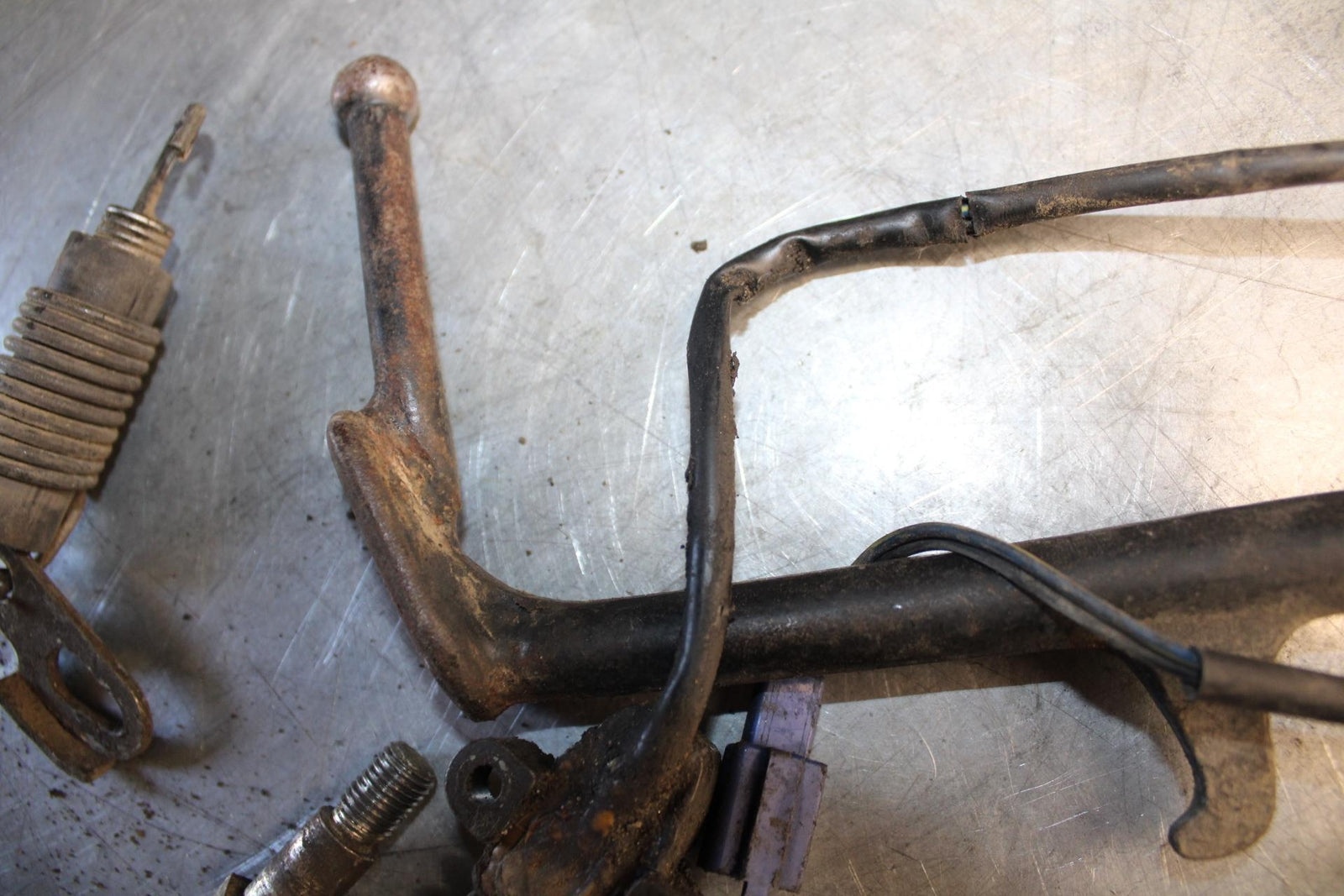 89-90 YAMAHA FZR600 KICKSTAND SIDE KICK STAND 4BP-27311-00-00 BB76