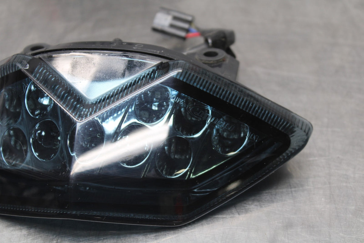 22 KAWASAKI NINJA 1000SX REAR TAIL TAILLIGHT BACK BRAKE LIGHT BB780