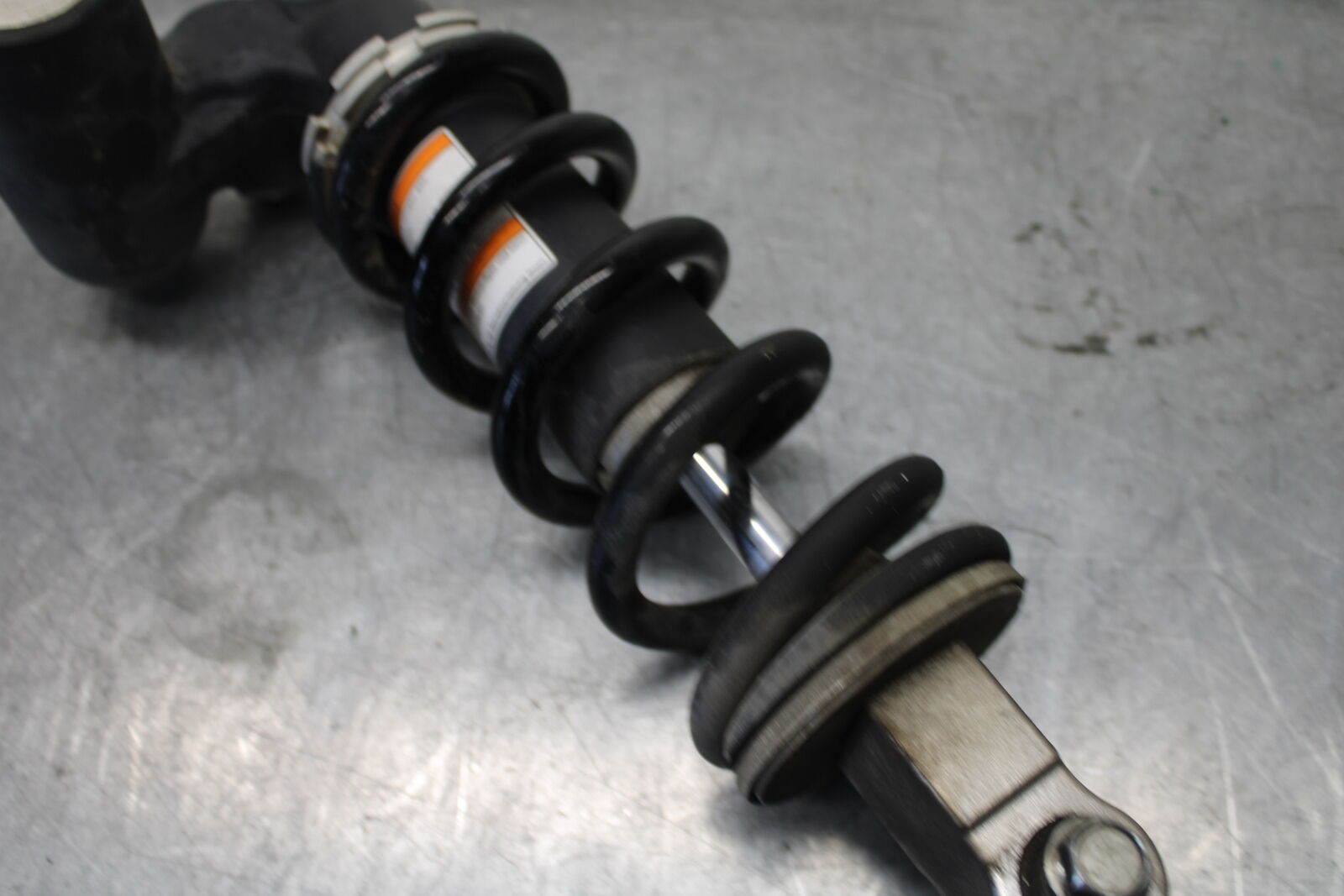 11-24 SUZUKI GSXR750 REAR BACK SHOCK ABSORBER SUSPENSION 62100-15810-019 BB714