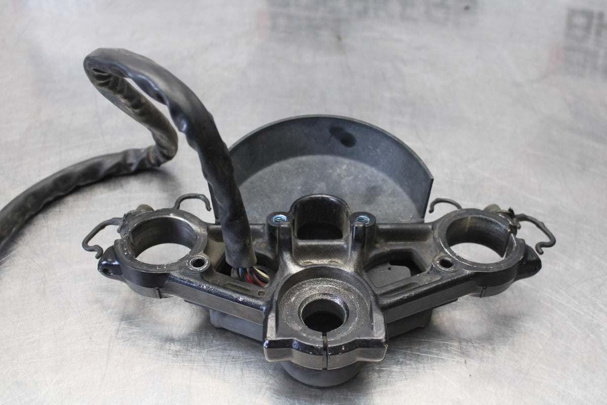 84 HONDA INTERCEPTOR 1000 VF1000F FORKS UPPER TRIPLE TREE CLAMP BB878