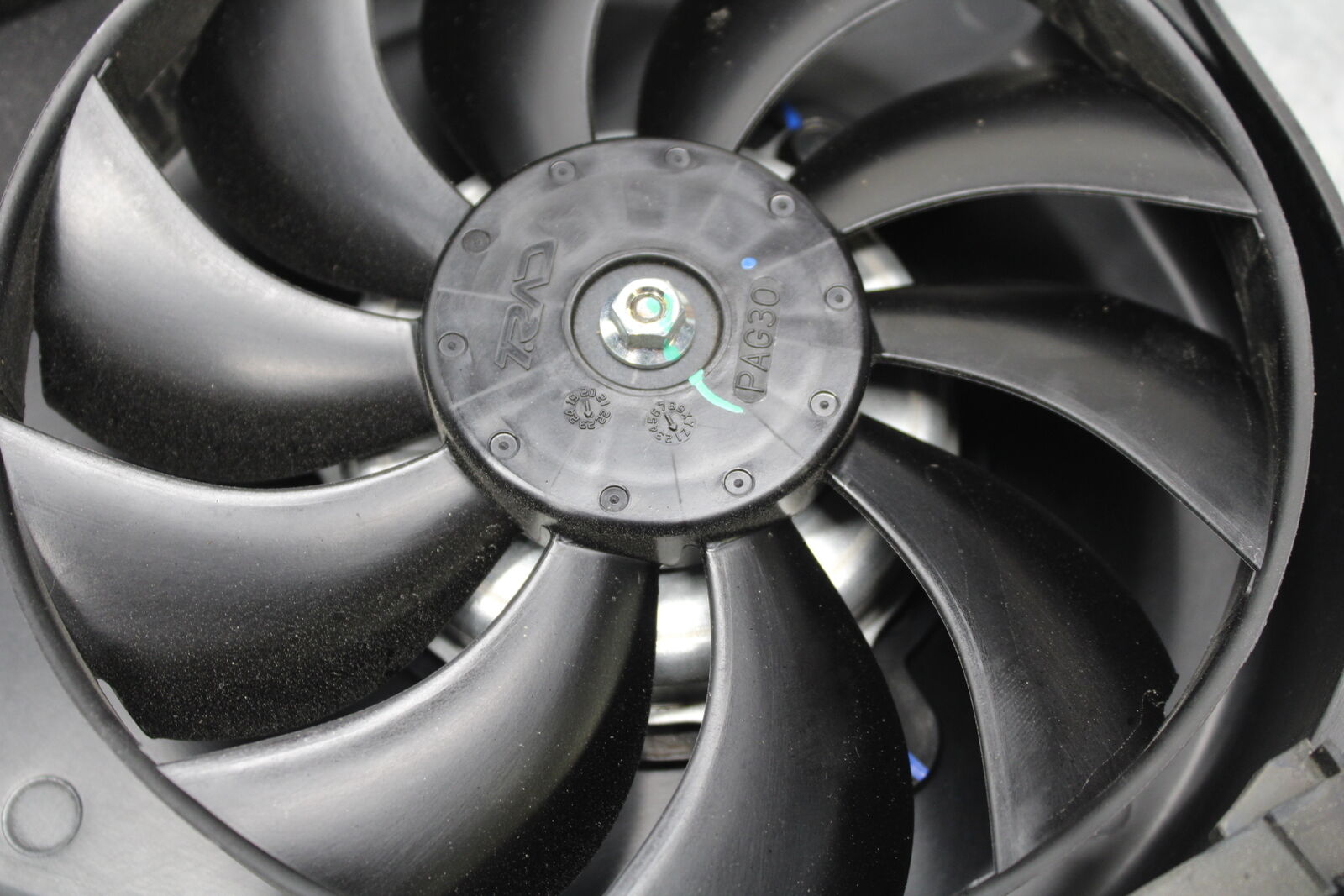 18-23 KAWASAKI NINJA 400 ENGINE RADIATOR COOLING FAN BB660