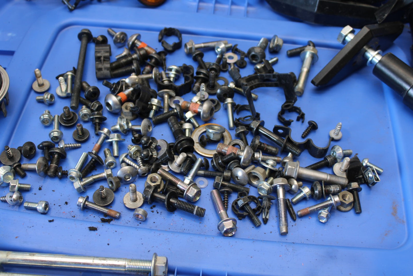 22-25 YAMAHA YZF R7 MOUNTING BOLTS HARDWARE MOTOR SCREWS BB176