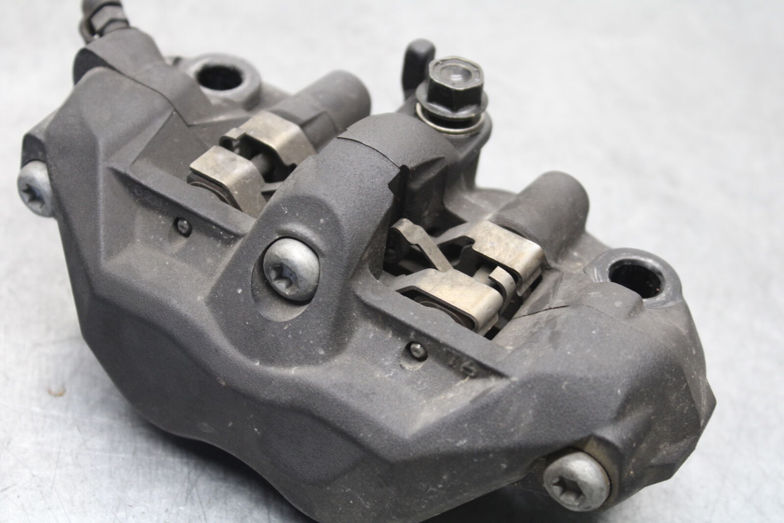 05-06 HONDA CBR600RR RIGHT LEFT FRONT BRAKE CALIPER SET PAIR CALIPERS BB655
