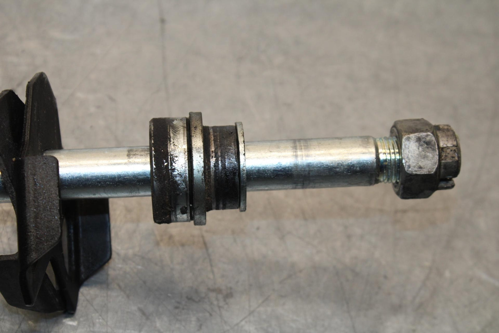 19-22 KAWASAKI Z400 REAR AXLE BACK WHEEL RIM PIVOT BOLT AXEL BB586