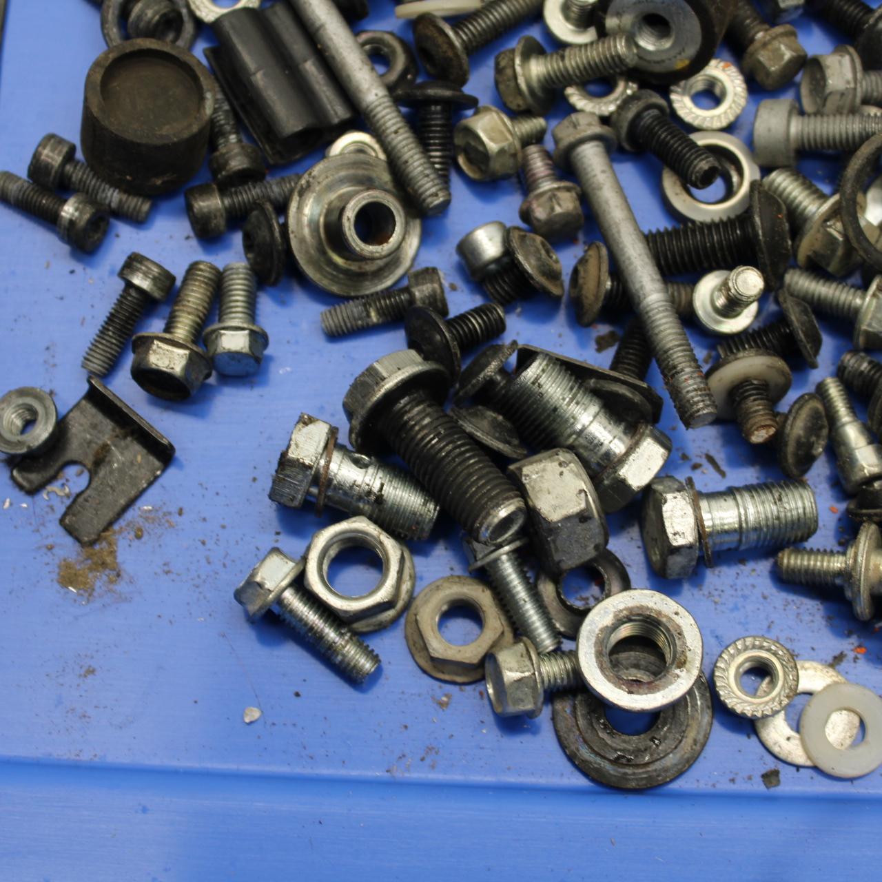 16-24 KTM 390 RC MISCELLANEOUS MOUNTING BOLTS HARDWARE MOTOR SCREWS BB648