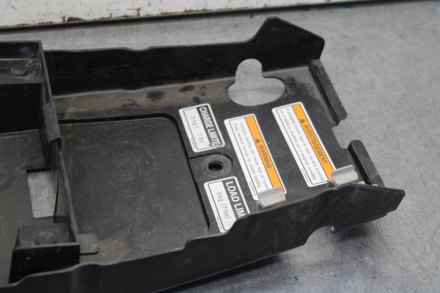 08-16 YAMAHA YZF R6 REAR BACK TAIL UNDERTAIL BATTERY TRAY PLASTIC OEM BB665