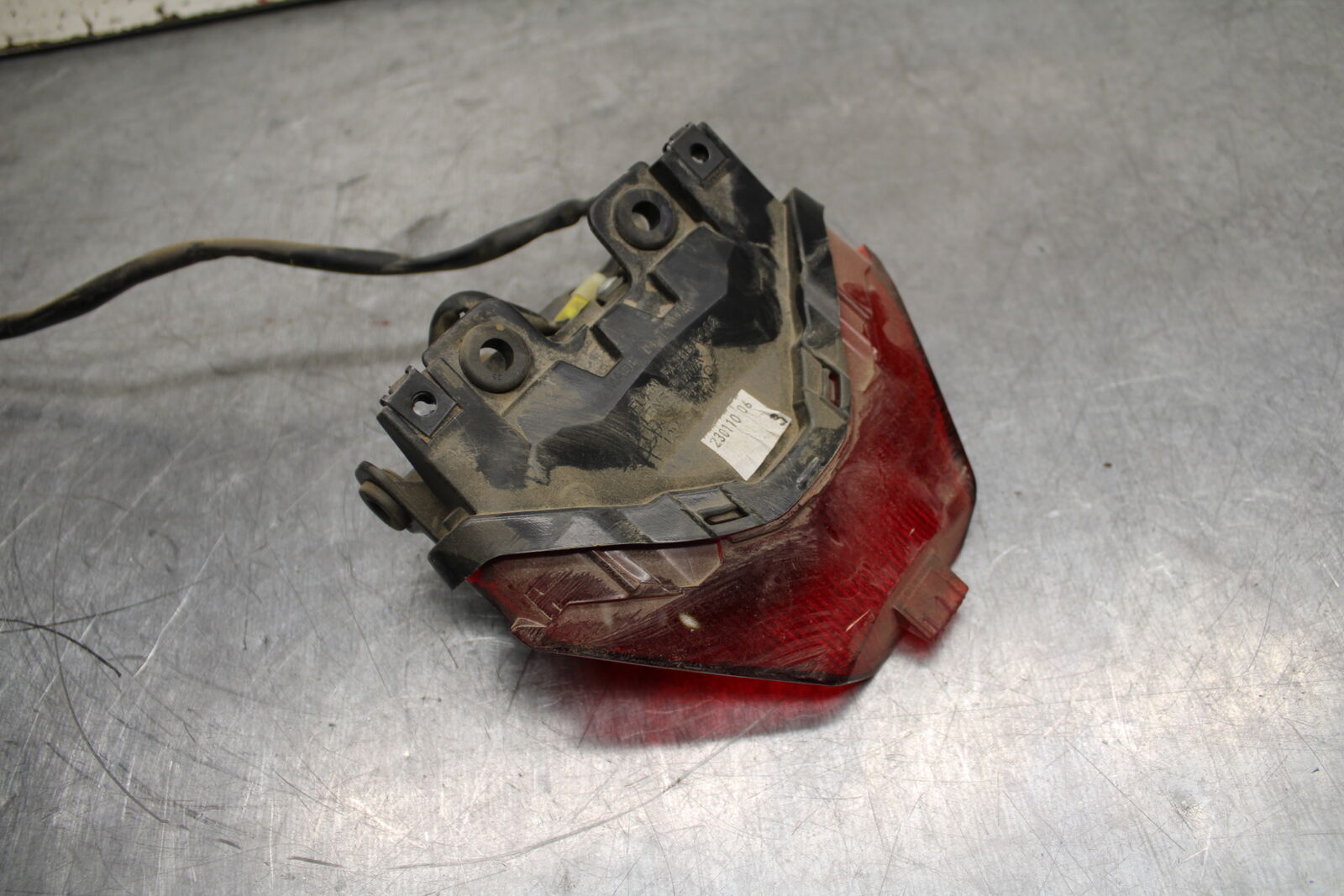 19-24 YAMAHA R3 REAR TAIL TAILLIGHT BACK BRAKE LIGHT BB736