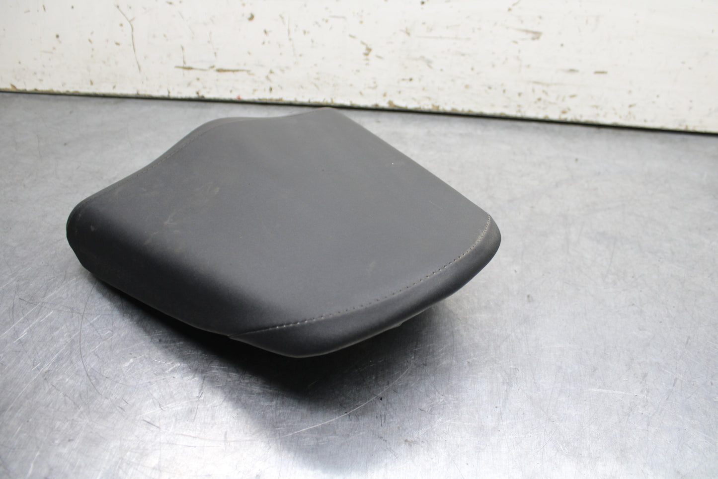 15-16 HONDA CB300F REAR BACK PASSENGER TANDEM SEAT PAD SADDLE PILLION BB740