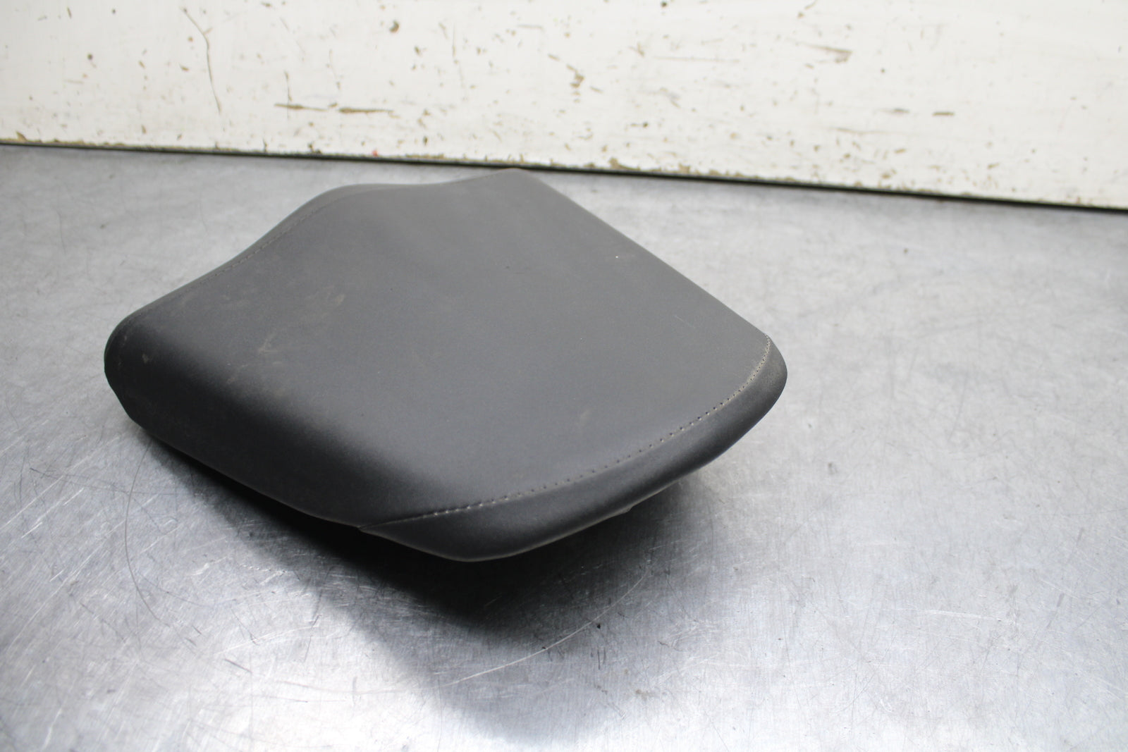 15-16 HONDA CB300F REAR BACK PASSENGER TANDEM SEAT PAD SADDLE PILLION BB740