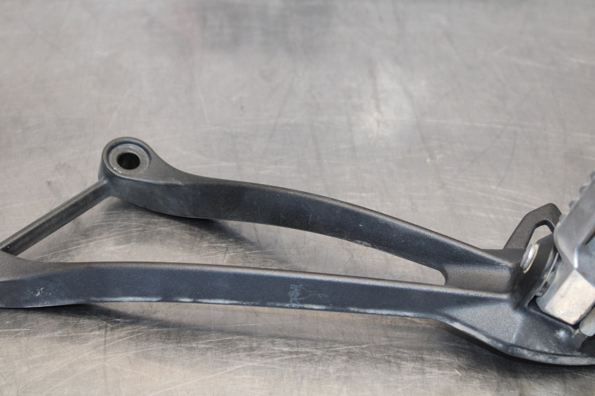 24 KAWASAKI NINJA ZX6R ZX636 ABS 40TH ANNIVERSARY LEFT REAR BACK PEG BB911