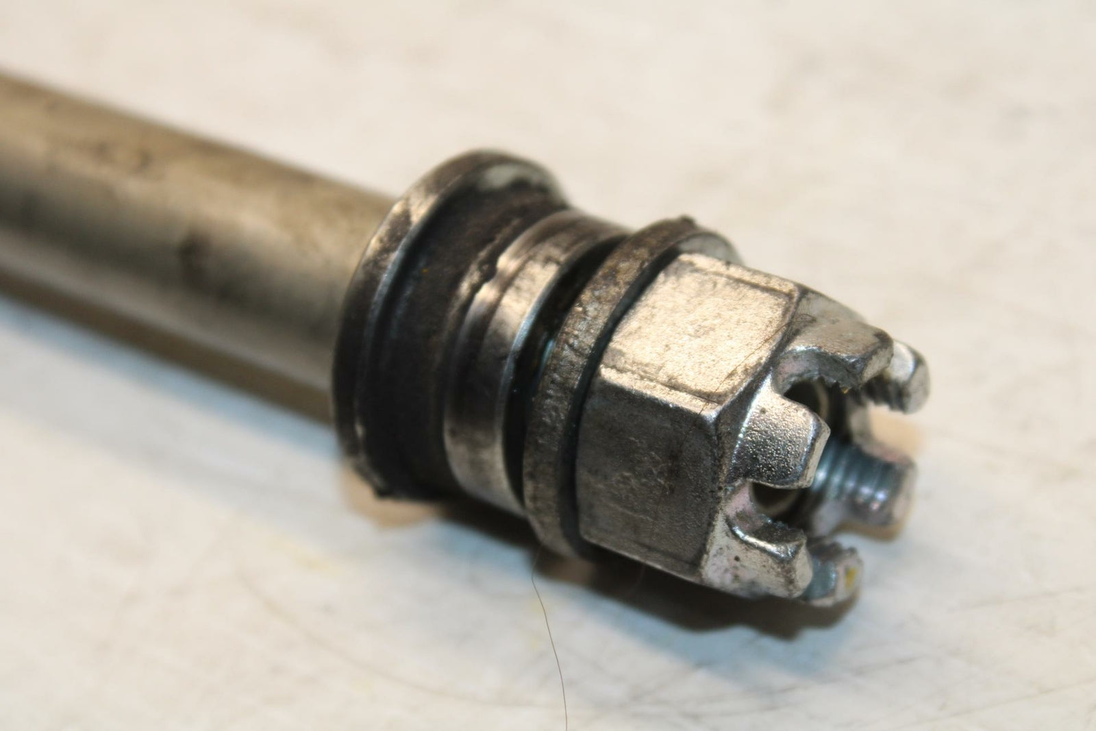 17-20 KAWASAKI NINJA 650 REAR AXLE BACK WHEEL RIM PIVOT BOLT AXEL BB364