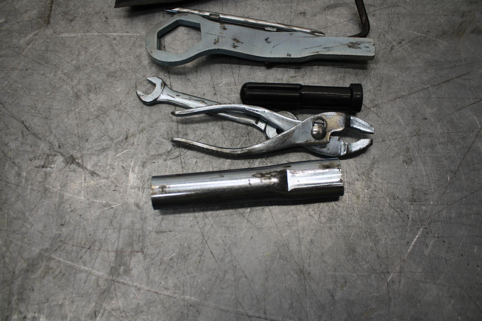 2009 Kawasaki Ninja ZX6R ZX600R STOCK TOOLS OEM TOOL BAG KIT SET 56007-0052 BB44