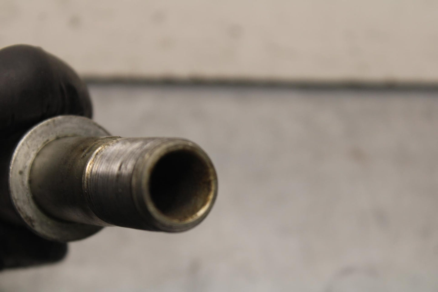 03-08 KAWASAKI VULCAN 1600 FRONT WHEEL RIM AXLE PIVOT BOLT BB616