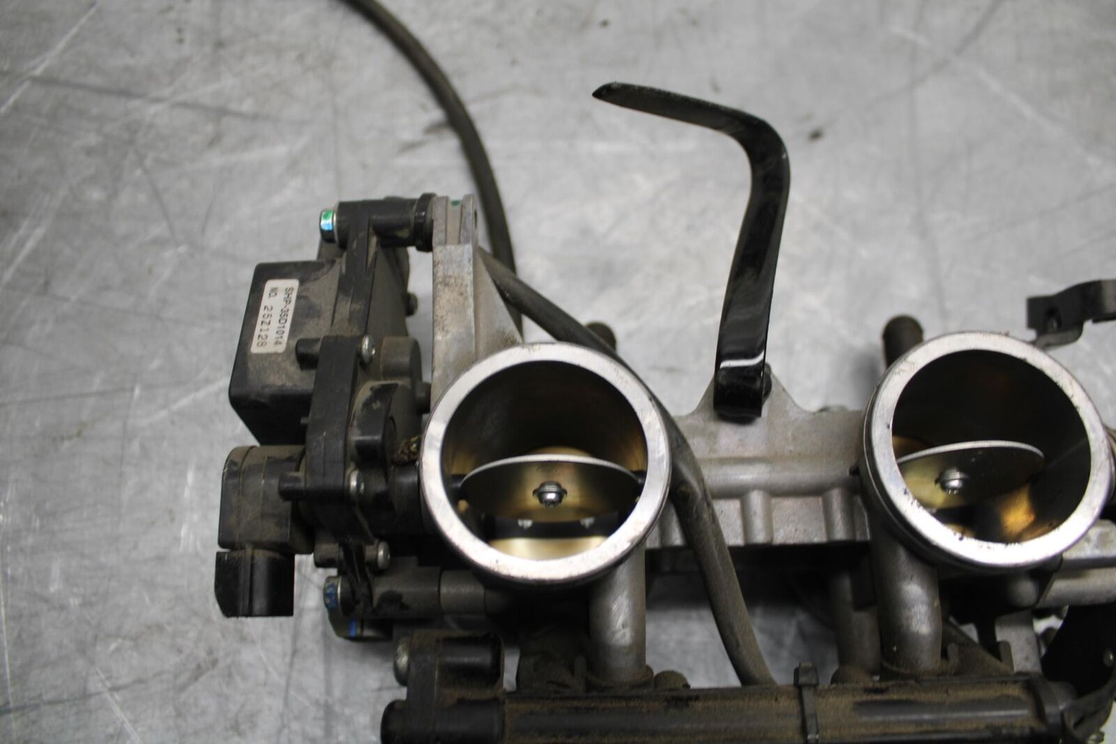 12-17 KAWASAKI NINJA 650 MAIN FUEL INJECTORS / THROTTLE BODIES BB470