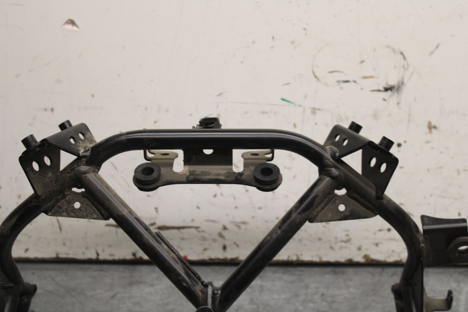 18-24 KAWASAKI NINJA 650 UPPER FAIRING MIRROR GAUGES STAY BRACKET BB725