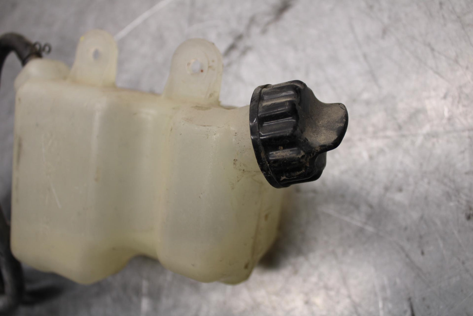 17 KAWASAKI Z900 ZR900 COOLANT WATER TANK RESERVOIR BOTTLE 43093-0006 BB549