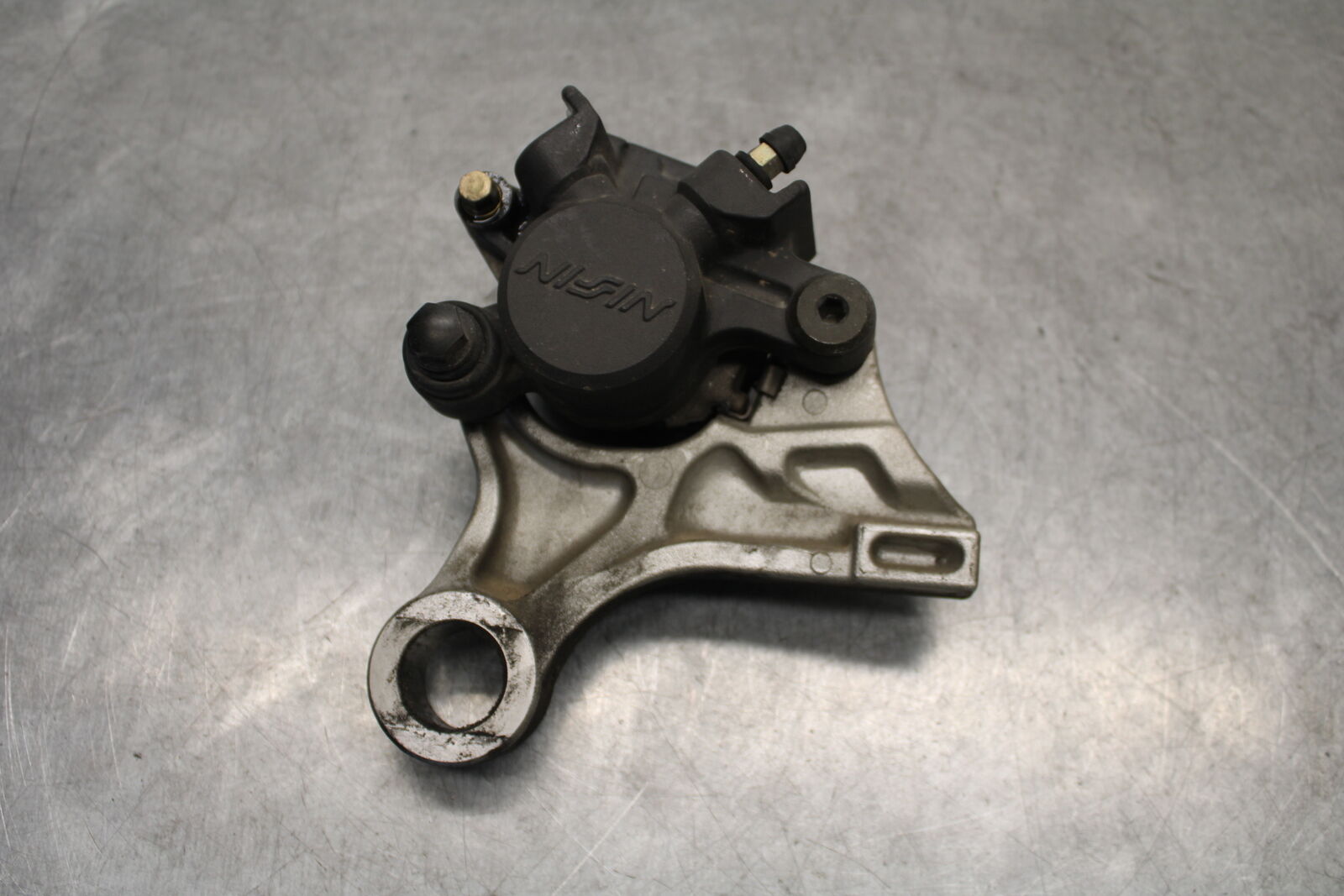 05-06 HONDA CBR600RR REAR BACK BRAKE CALIPER W MOUNT BRACKET BB655