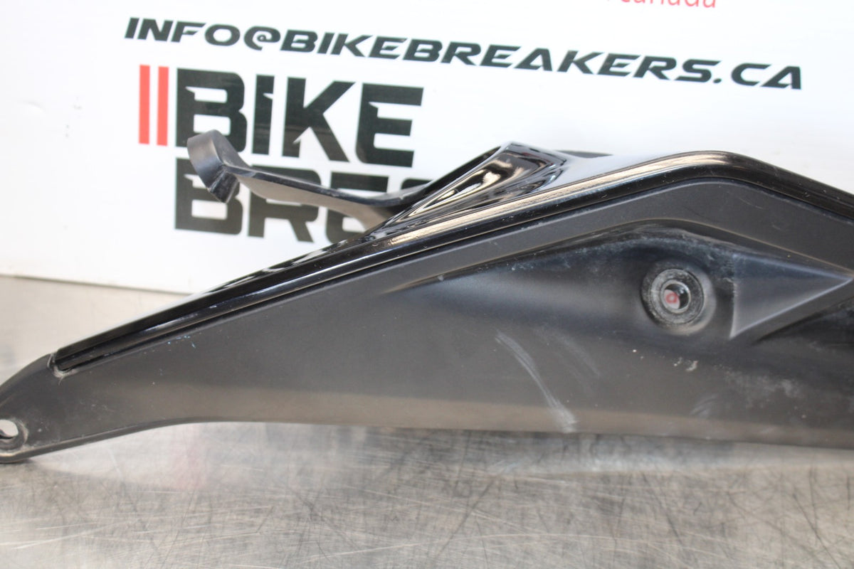 17-22 KTM 390 DUKE LEFT REAR BACK TAIL FAIRING COWL SHROUD BB180