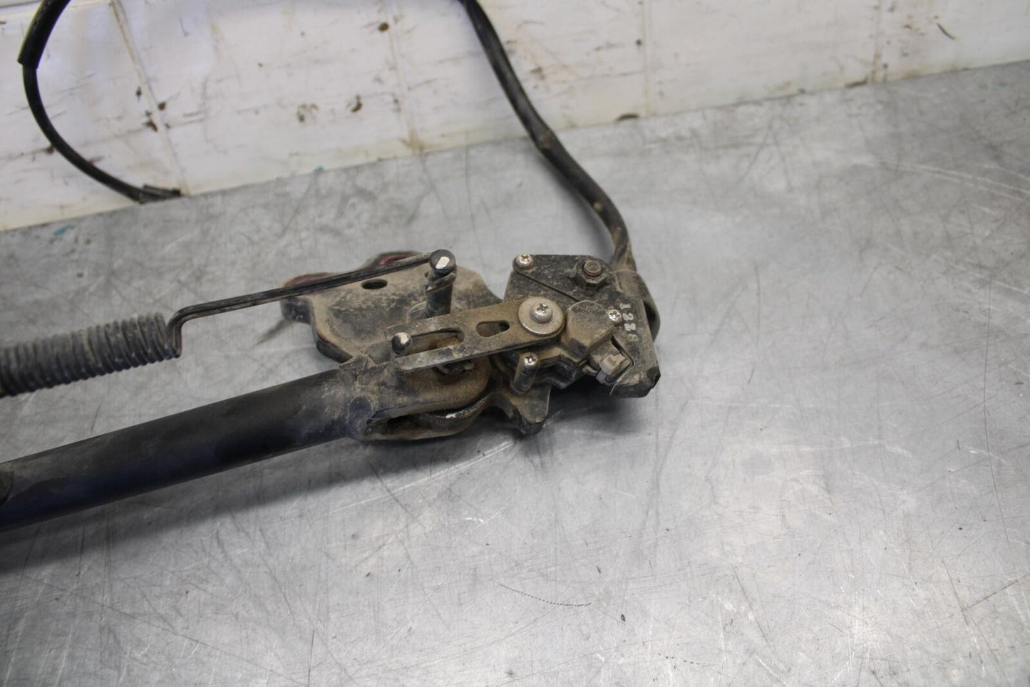 18 KAWASAKI Z 400 KICKSTAND SIDE KICK STAND BB469