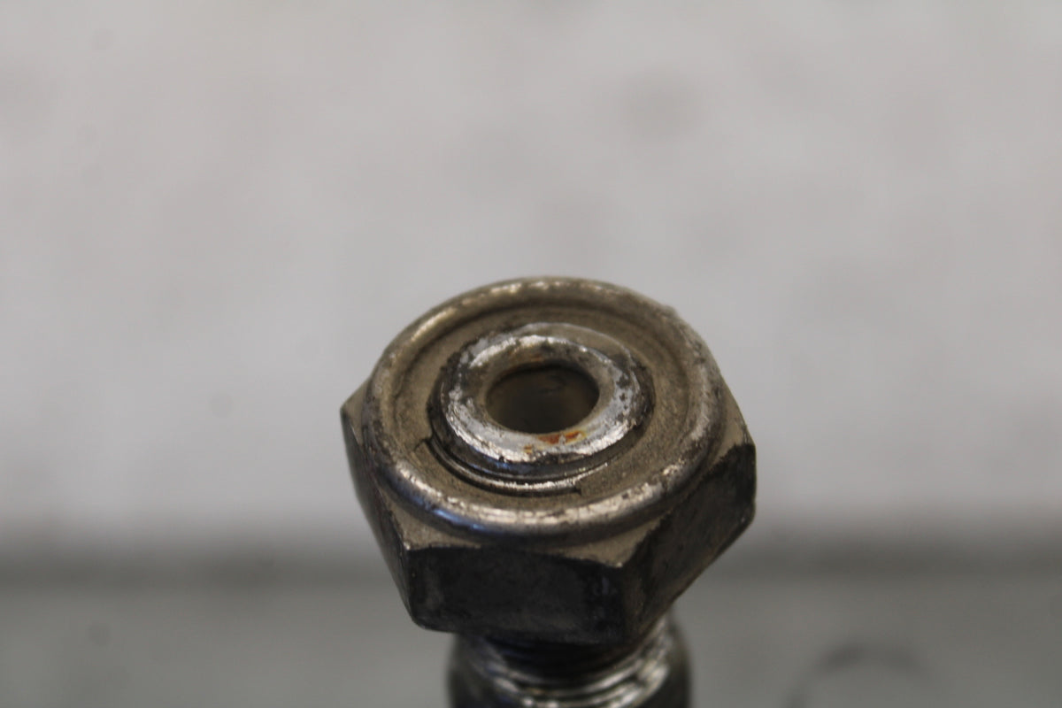 05-06 YAMAHA ROYAL STAR REAR AXLE BACK WHEEL RIM PIVOT BOLT AXEL BB697