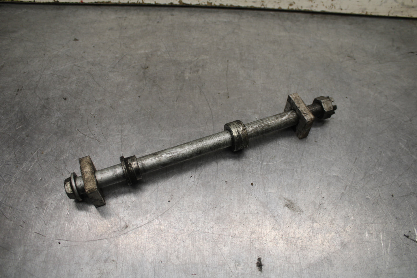 14-15 KAWASAKI NINJA 650 EX650F ABS REAR AXLE WHEEL RIM PIVOT BOLT AXEL BB741