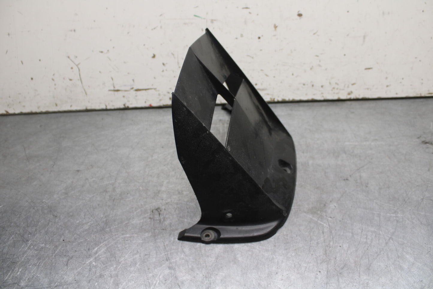 06 YAMAHA YZF R6 REAR BACK WHEEL TIRE HUGGER FENDER BB716