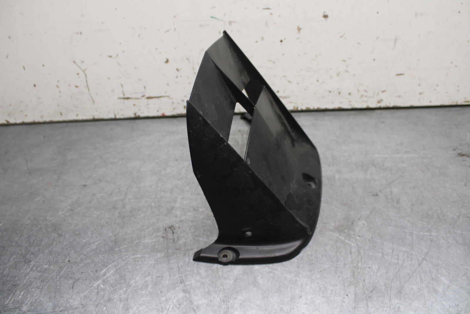 06 YAMAHA YZF R6 REAR BACK WHEEL TIRE HUGGER FENDER BB716