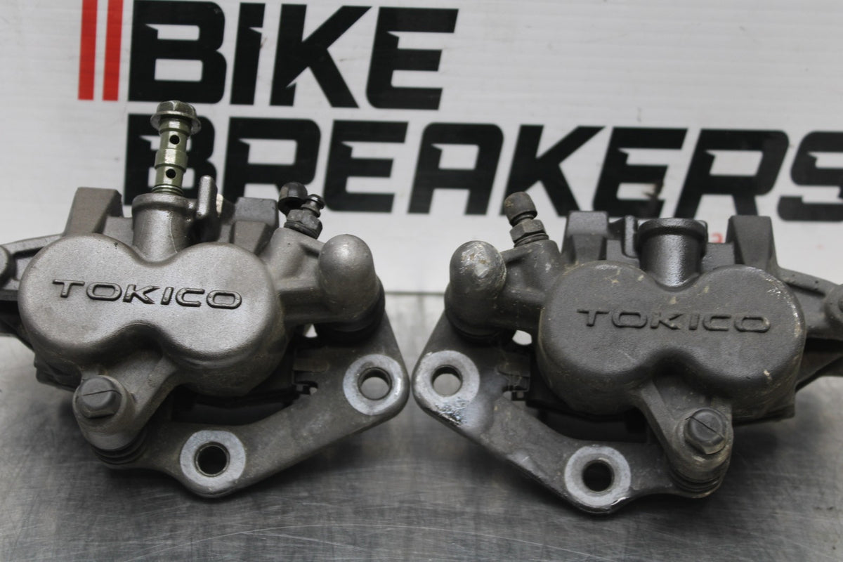 06-07 KAWASAKI NINJA 650R EX650A RIGHT LEFT FRONT BRAKE CALIPER SET PAIR BB774