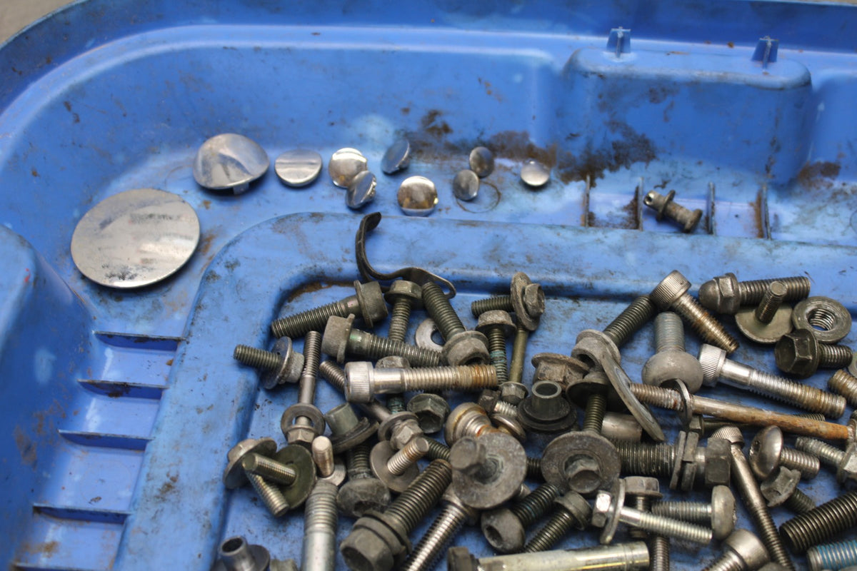 05-09 SUZUKI BOULEVARD C90 MOUNTING BOLTS HARDWARE SCREWS BB918