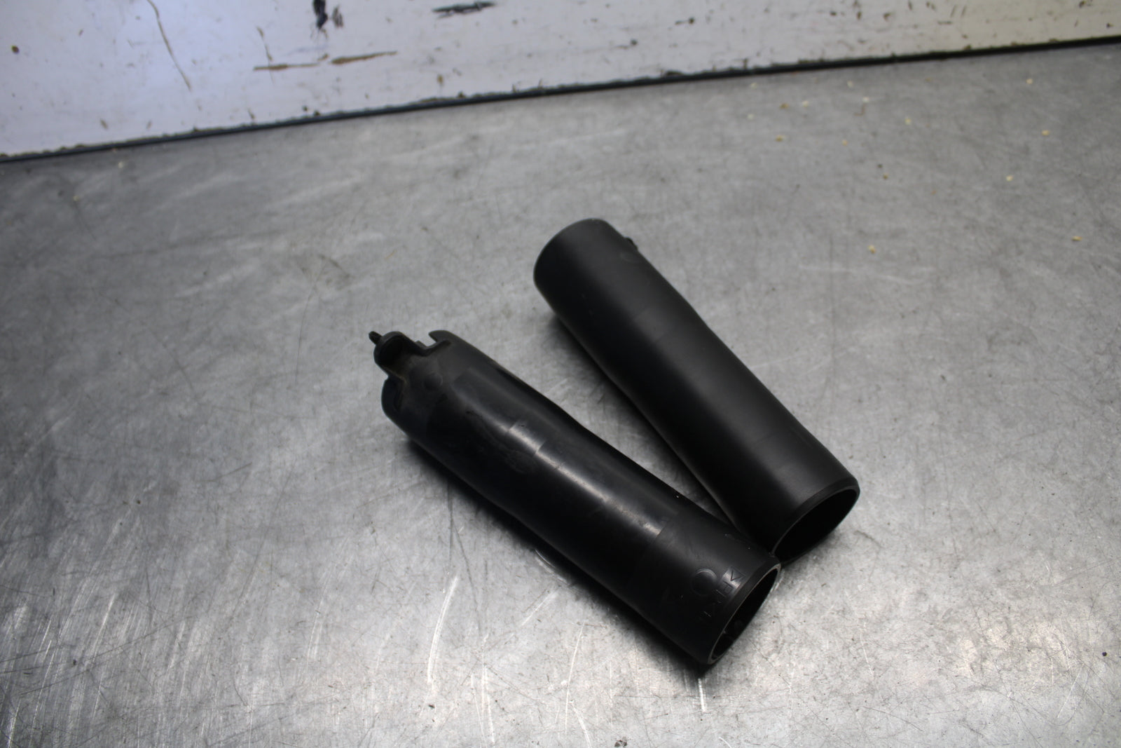 18-24 YAMAHA MT-07 FRONT FORK GUARDS SET PAIR BB662