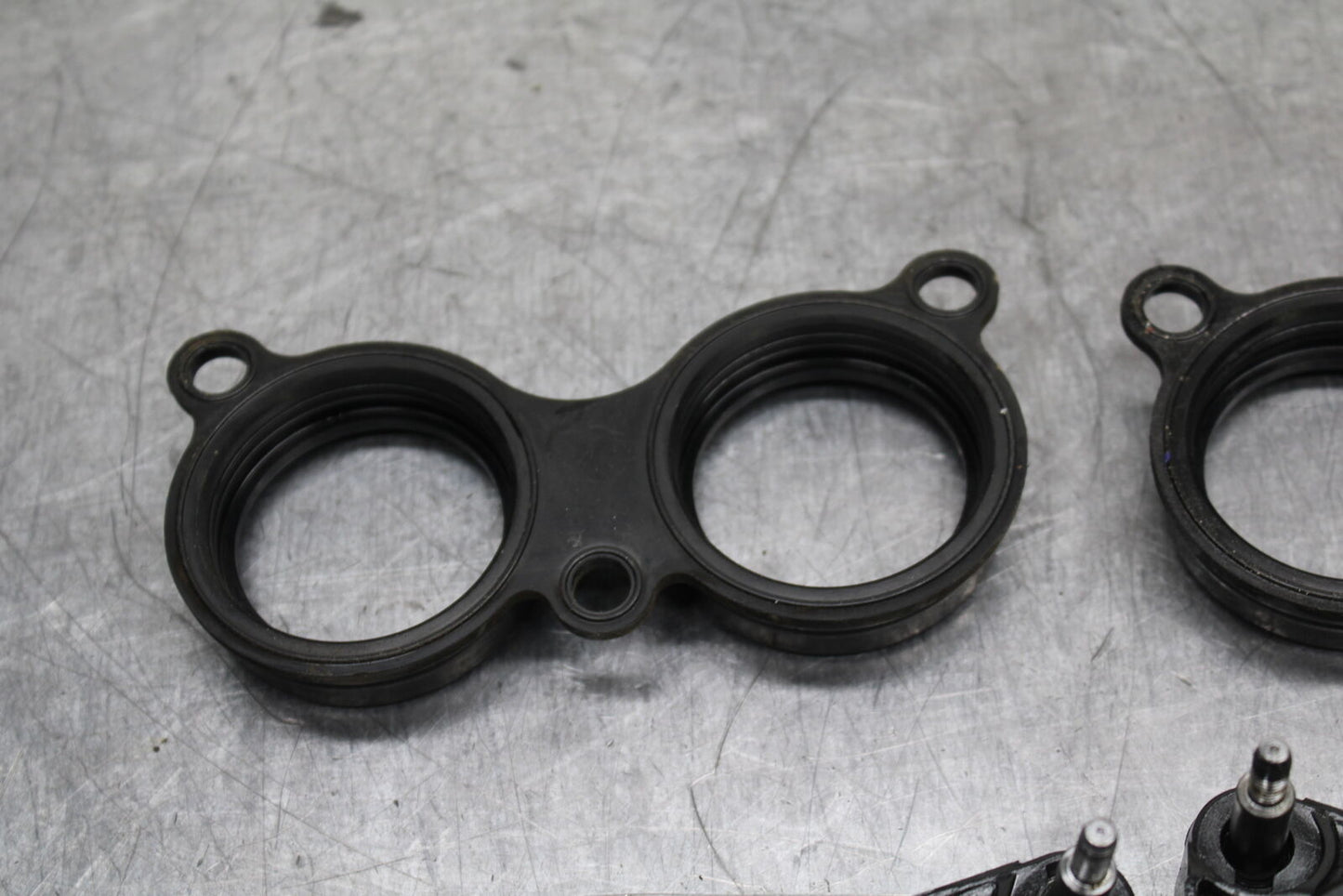 06-07 YAMAHA YZF R6 AIRBOX INTAKE VELOCITY STACKS BB742