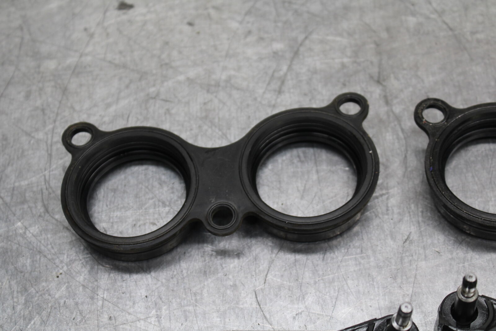 06-07 YAMAHA YZF R6 AIRBOX INTAKE VELOCITY STACKS BB742