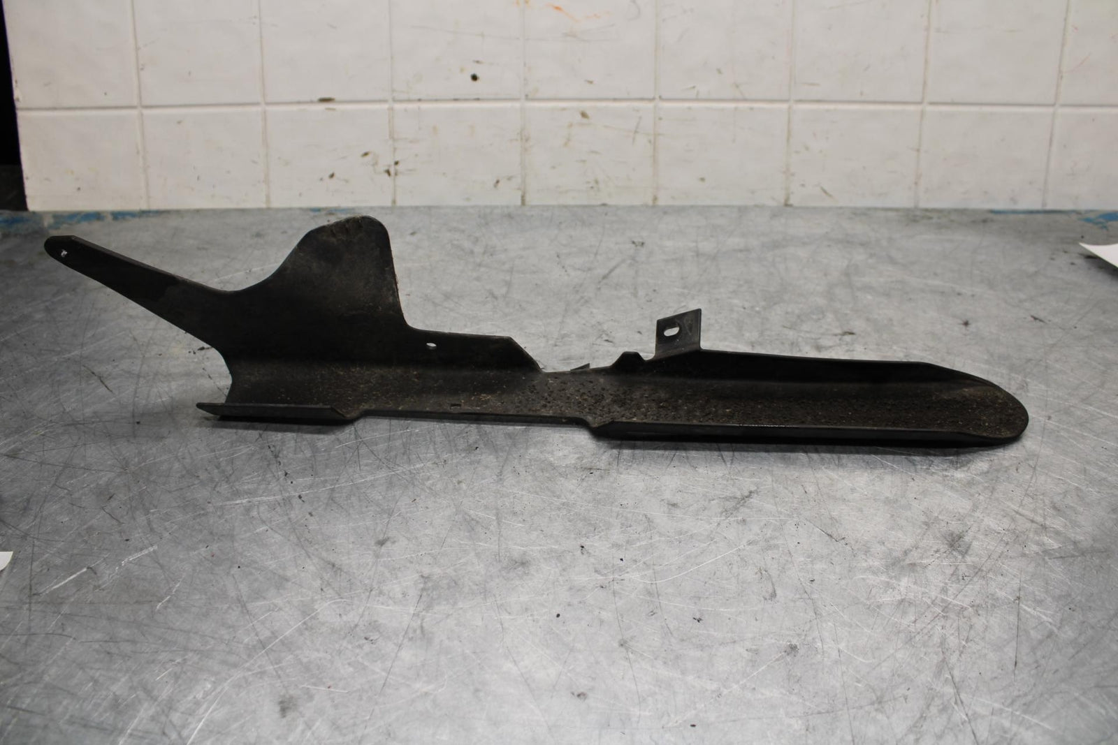 11-15 KAWASAKI ZX1000R REAR BACK DRIVE CHAIN GUARD COVER SHIELD BB445