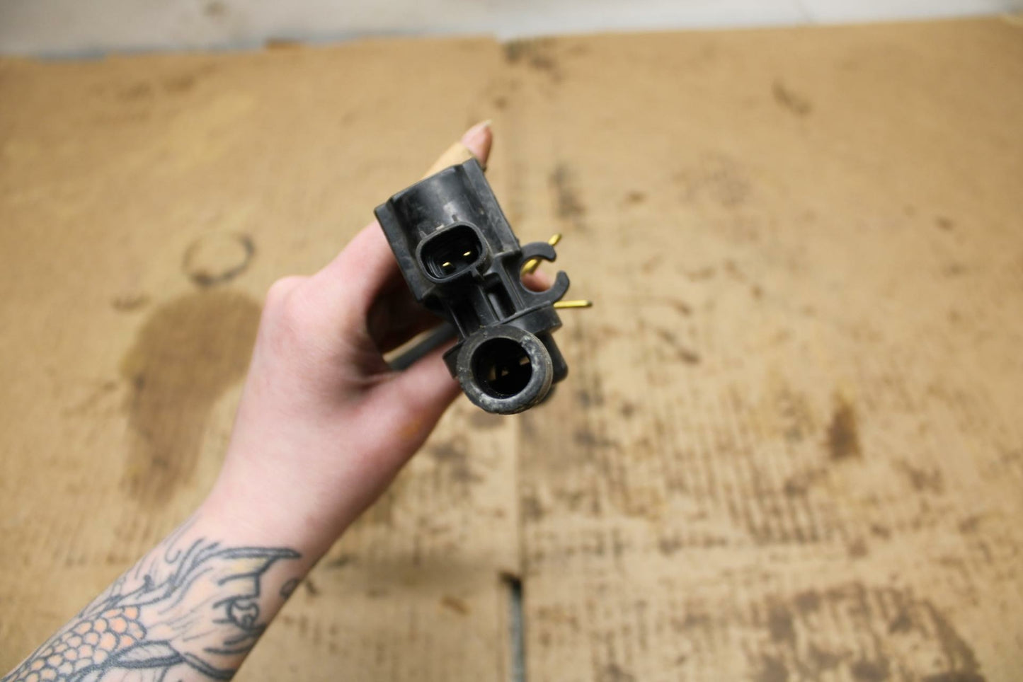 20-22 KAWASAKI Z H2 AIR VALVE SOLENOID TOP ENGINE SWITCH SENSOR BB382