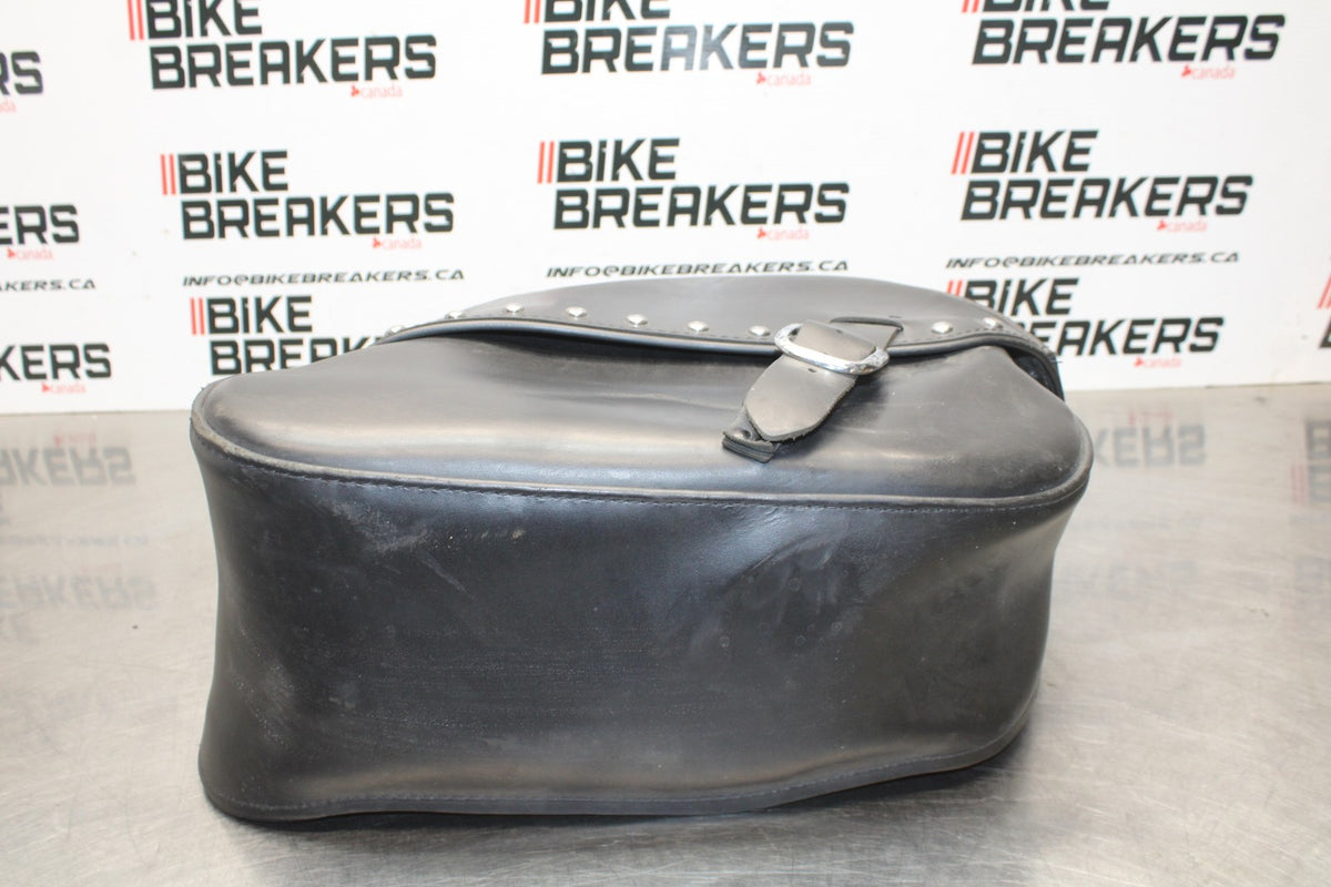 07 HONDA VTX1300R RIGHT SIDE CARGO LUGGAGE SADDLEBAG BAG COMPARTMENT BB825