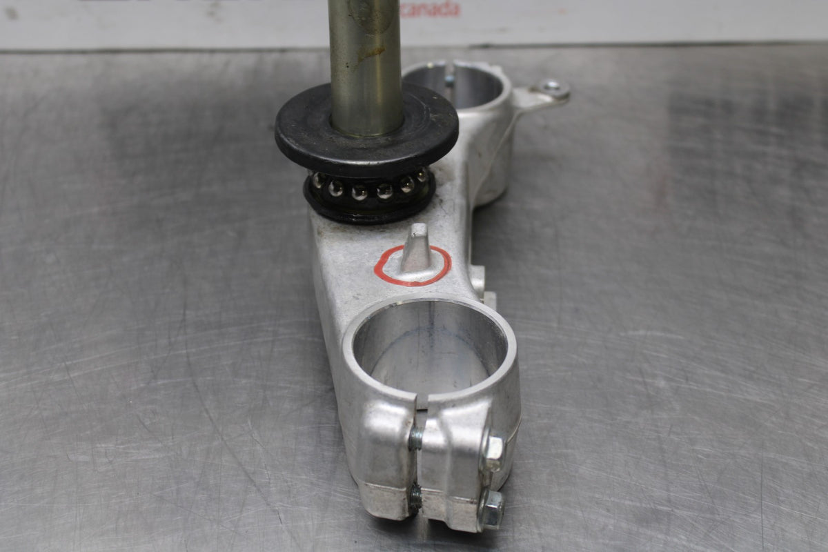 20-25 SUZUKI GSXR750 FRONT FORKS CLAMP LOWER TRIPLE TREE STEM BB810