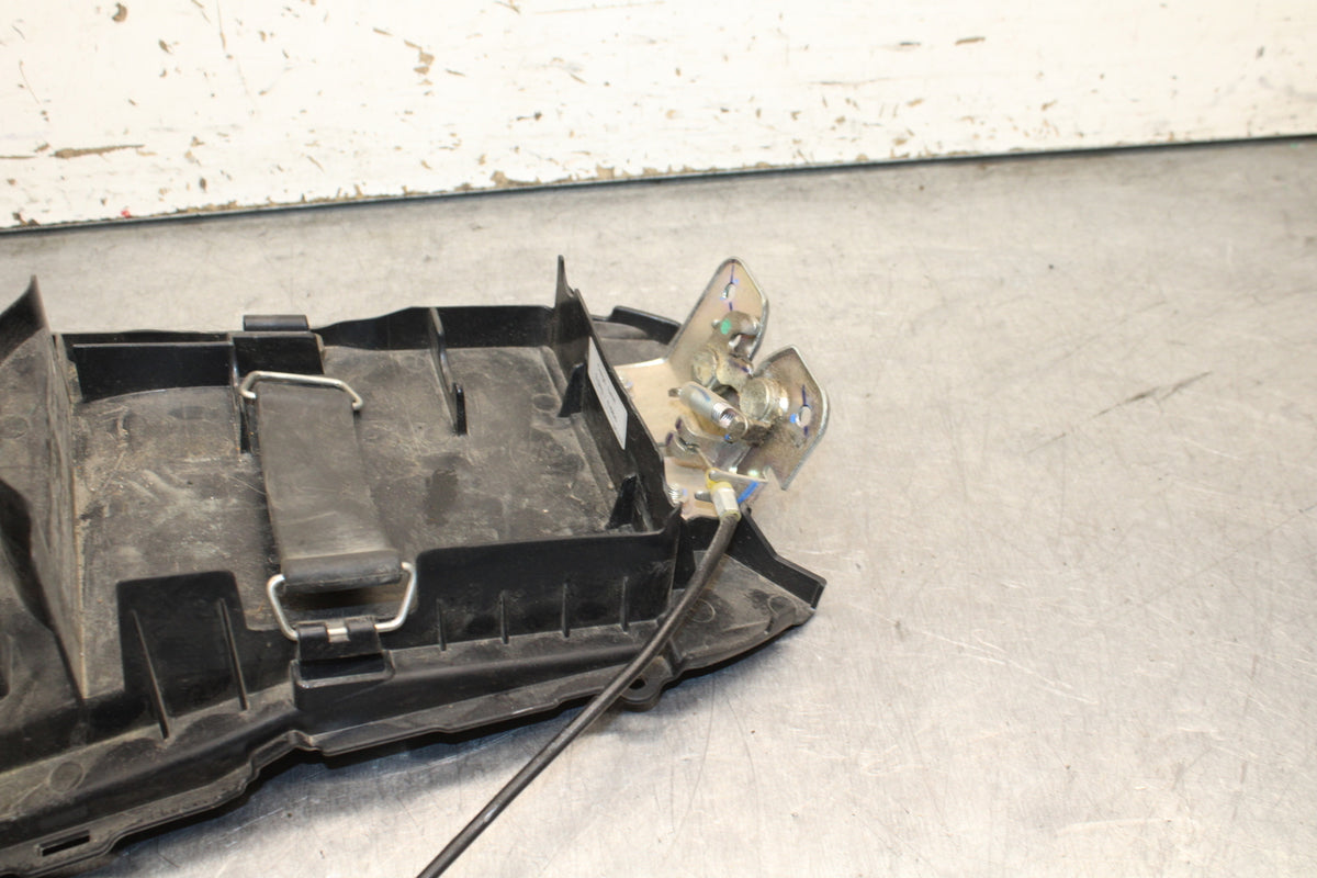15-16 HONDA CB300F REAR BACK TAIL UNDERTAIL BATTERY TRAY PLASTIC BB740