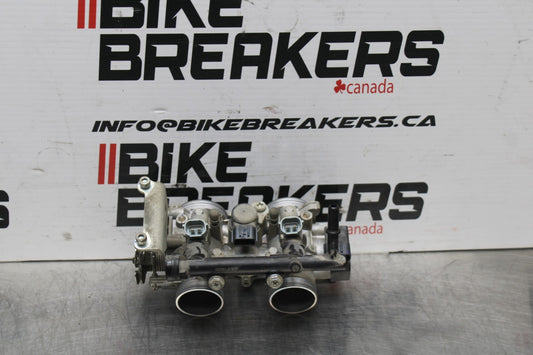 17-18 YAMAHA YZF R3 MAIN FUEL INJECTORS / THROTTLE BODIES BB813