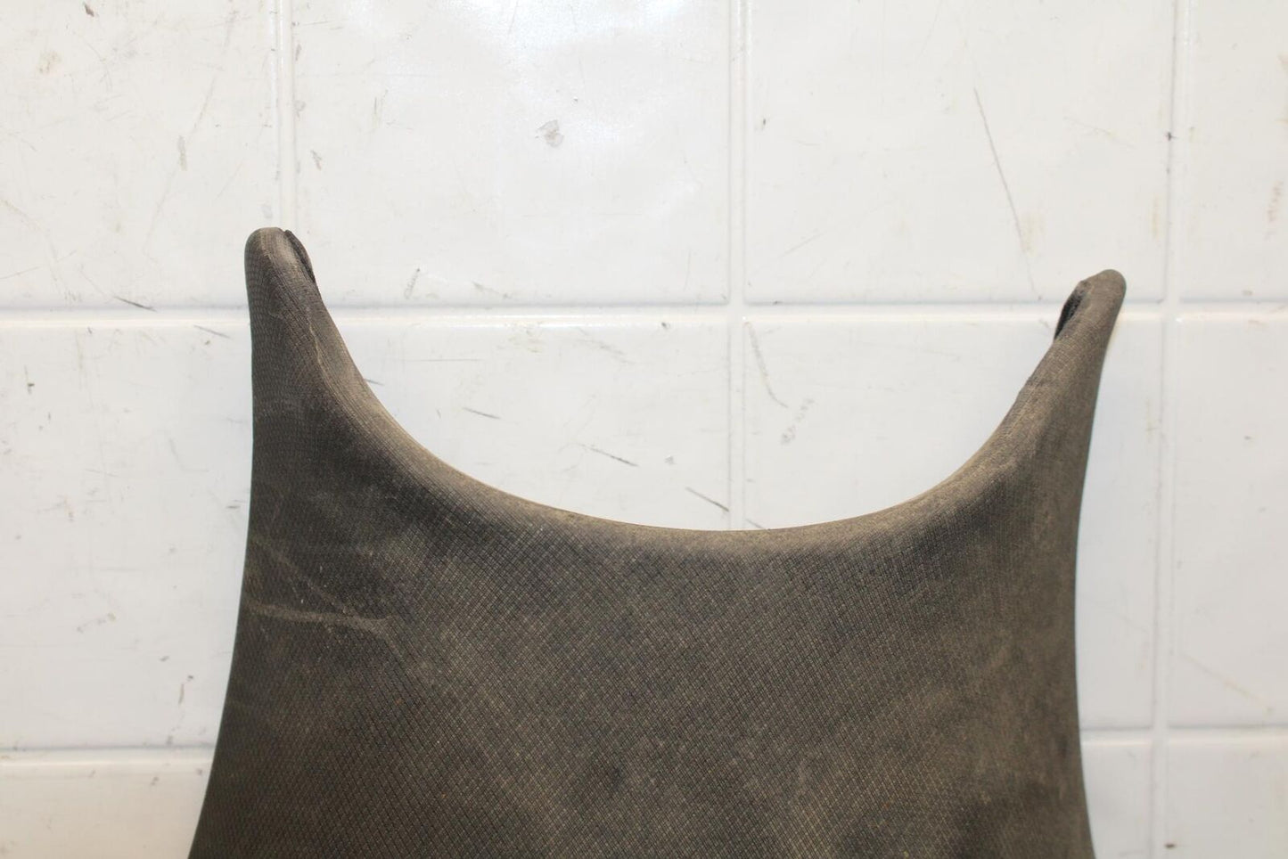 20 KAWASAKI Z400 ER400 ABS FRONT DRIVERS SEAT PAD SADDLE PILLION BB586