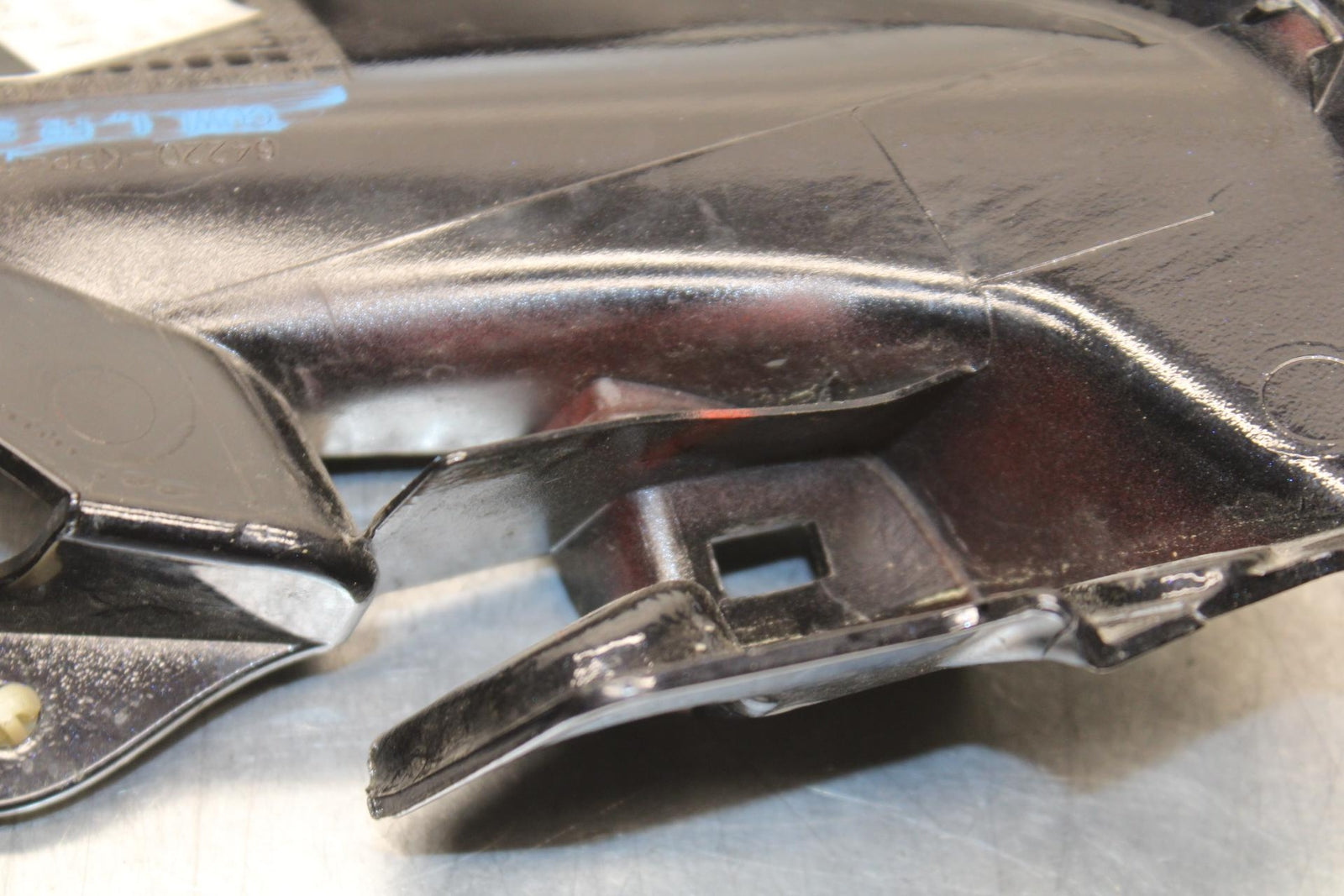 11-19 HONDA CBR125R LEFT LOWER BOTTOM SIDE FAIRING COWL BB105