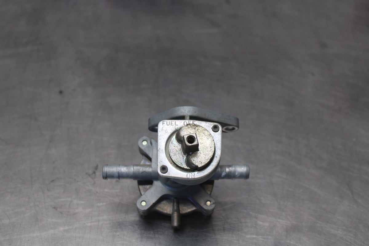 98-05 HONDA SUPER HAWK 1000 VTR1000F FUEL TANK PETCOCK SHUT ON OFF VALVE BB924