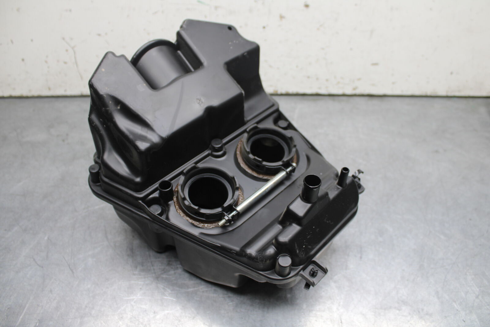 18-24 KAWASAKI NINJA 650 AIRBOX AIR INTAKE FILTER BOX BB725