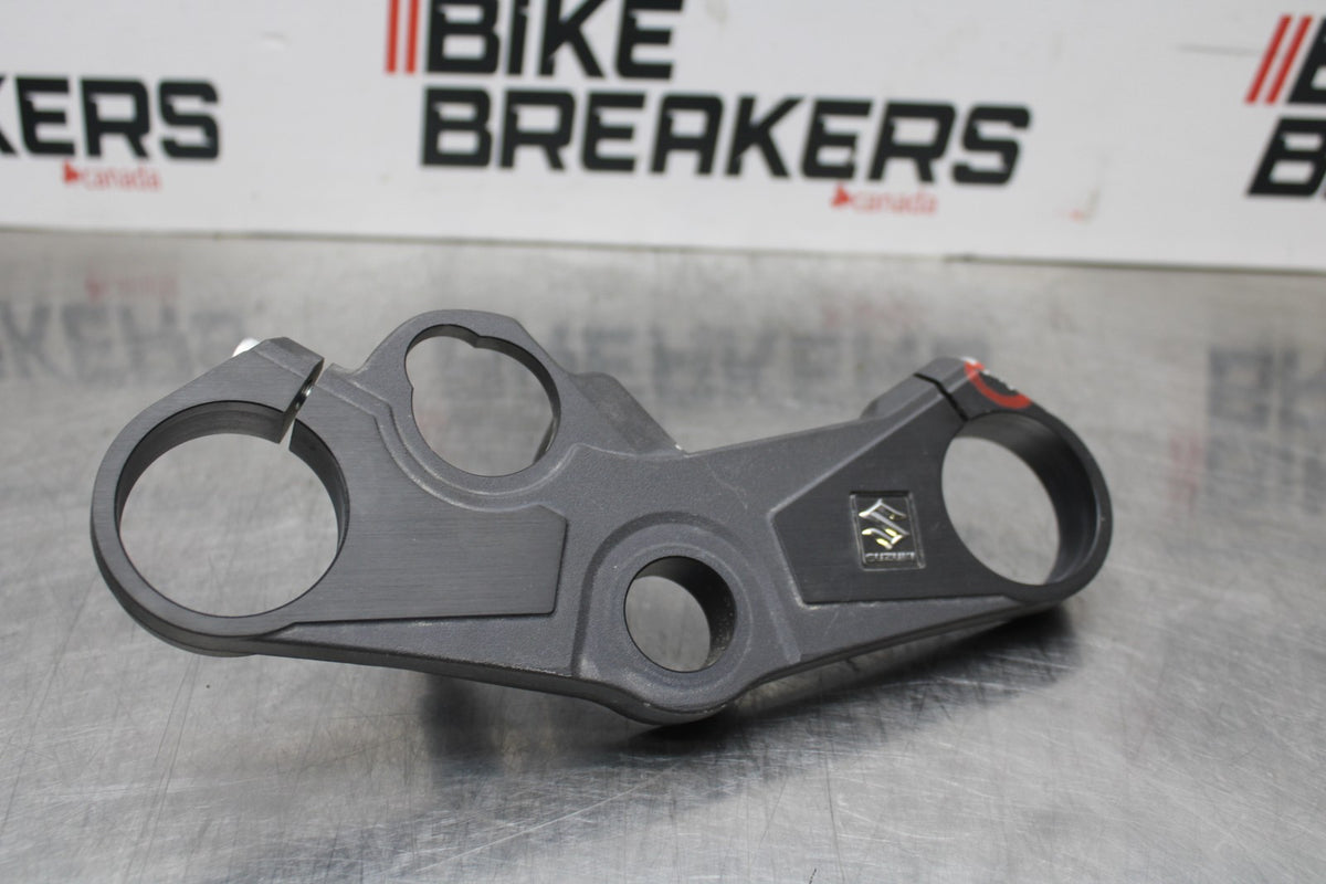24-25 SUZUKI GSXR1000 FORKS UPPER TRIPLE TREE CLAMP BB767