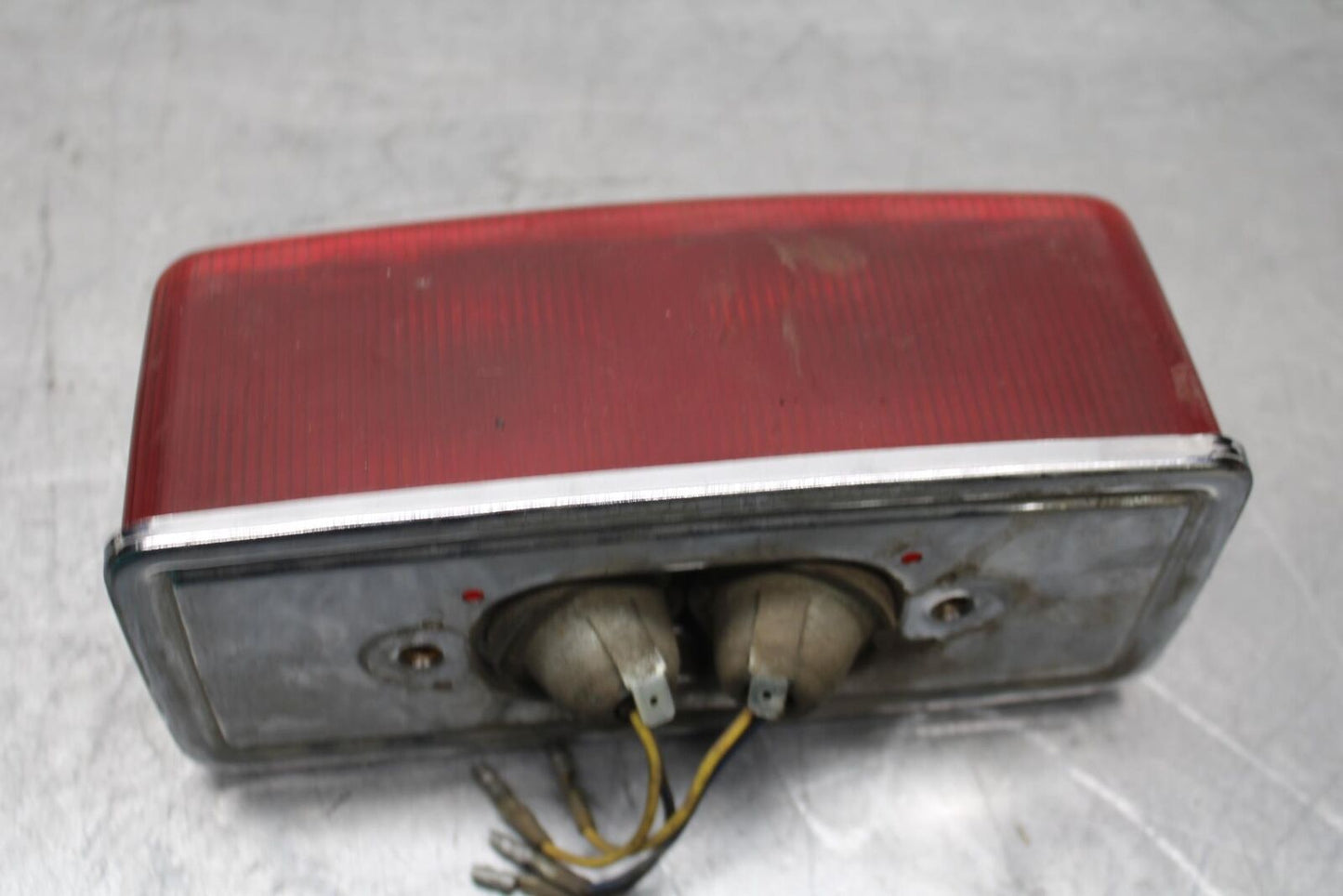 1979 Yamaha XS1100 TAILLIGHT REAR TAIL BRAKE LIGHT 1A0-84711-60-00 BB572
