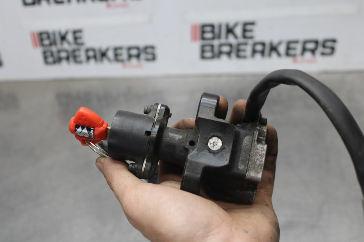 11-26 SUZUKI GSXR750 IGNITION LOCK KEY SET W/ GAS CAP AND SEAT LOCK BB900