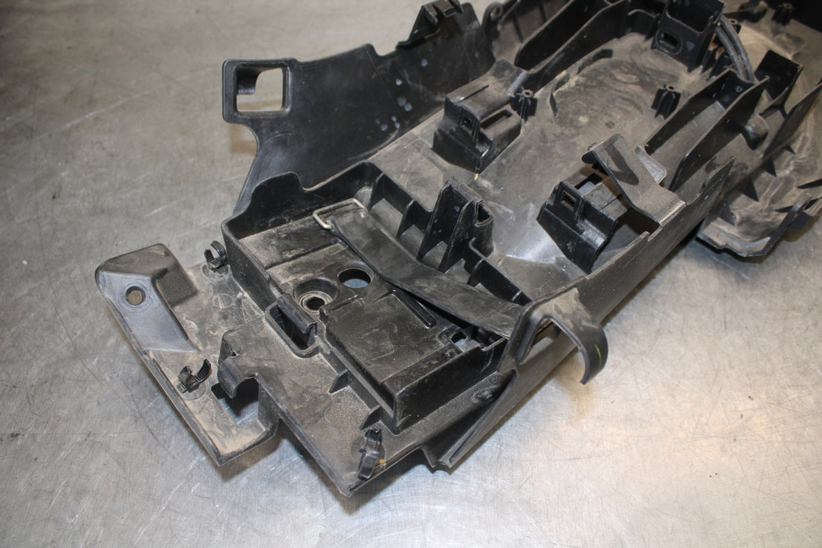 13-15 HONDA CBR500R REAR TAIL UNDERTAIL BATTERY TRAY PLASTIC 80105-MGZ-J00 BB704