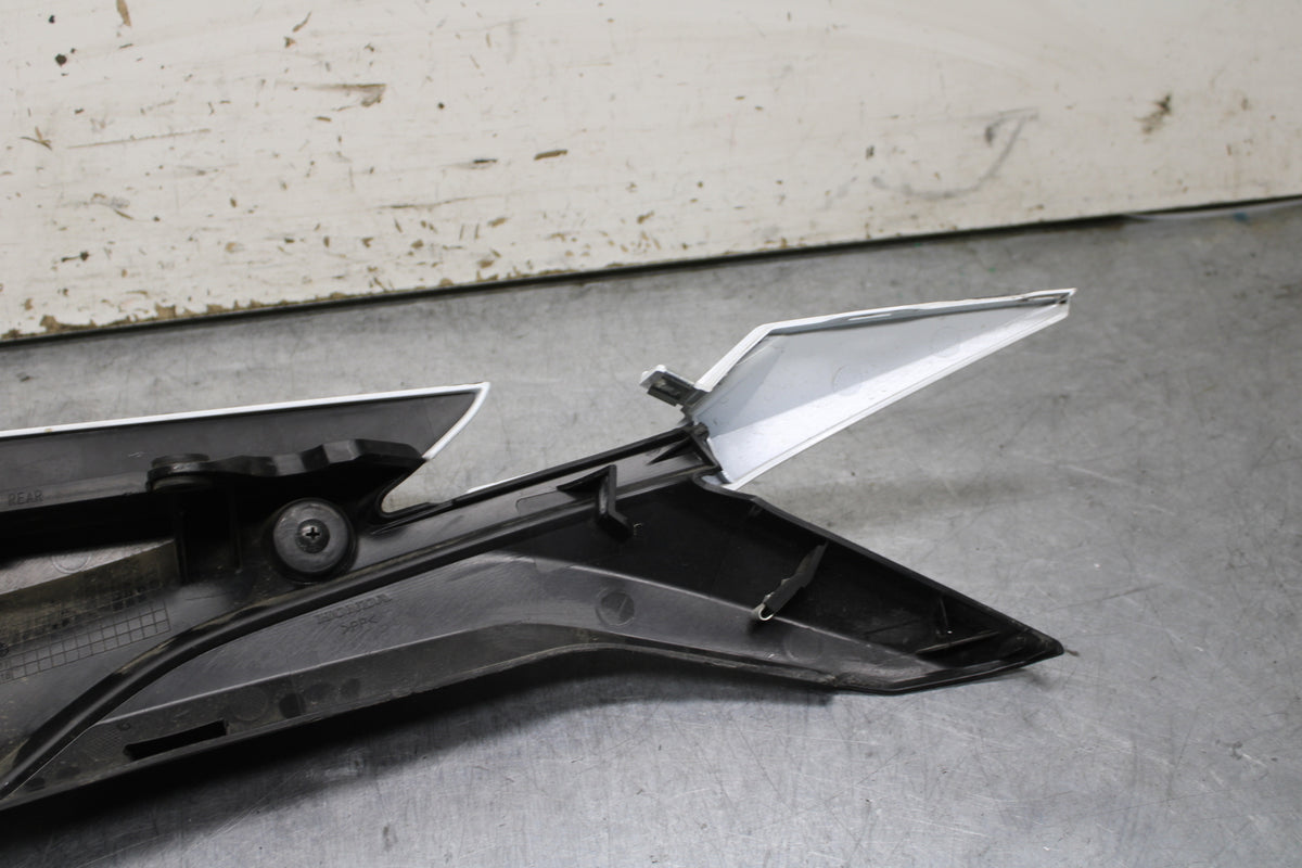 15-16 HONDA CB300F RIGHT REAR BACK TAIL FAIRING COWL SHROUD BB740