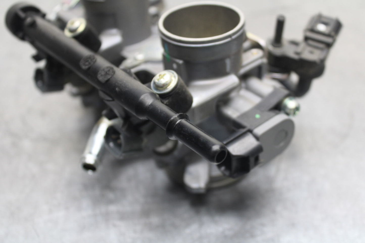 18-23 KAWASAKI NINJA 400 EX400 ABS MAIN FUEL INJECTORS / THROTTLE BODIES BB747